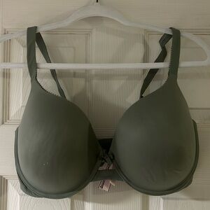 Victoria Secret Bra, 38DDD
